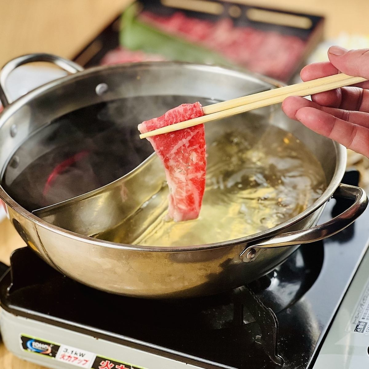 ブランド豚や黒毛和牛など絶品お肉が多数！詳細はコースページへ