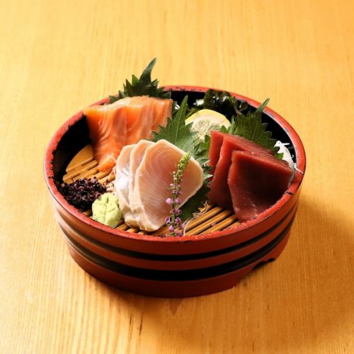 1 serving of 3 kinds of sashimi (1 piece of each of 3 kinds)