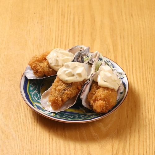 Fried rare oysters with cheese tartar sauce