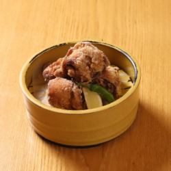 肉汁溢れるげんこつ唐揚げ