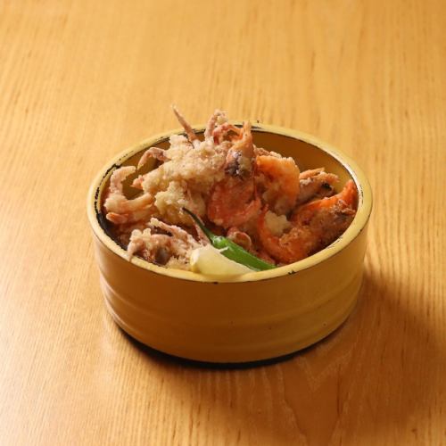 Shrimp and crab battle (fried shrimp and crab)