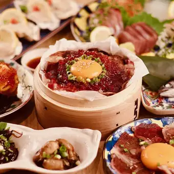 【週末も3h飲放】旬鮮魚や和牛＆いくら土鍋飯を堪能。飲放付～極心～コース