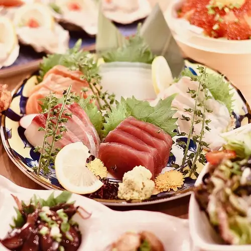【週末も3hOK】産直生牡蠣＆お刺身盛り合わせ&選べる名物せいろ飯を楽しめる3時間飲み放付　～魚心～コース