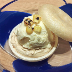 【甘味】　とうもろこしアイスと白あんの最中