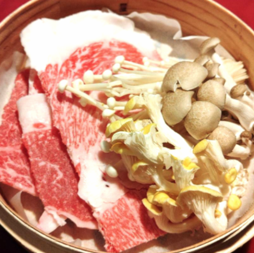 白老牛と色々きのこのせいろ蒸し
