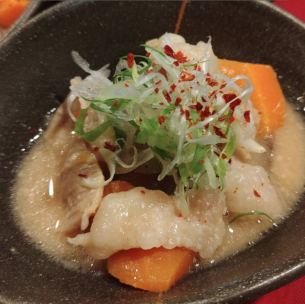 쇠고기와 뿌리 야채 소금 조림