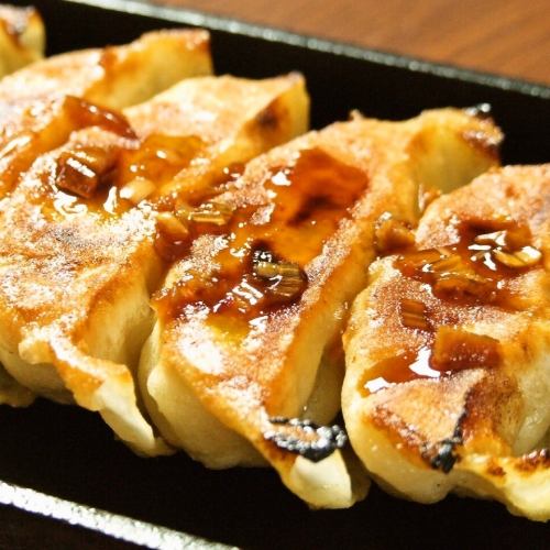 鉄鍋餃子(5個入り)