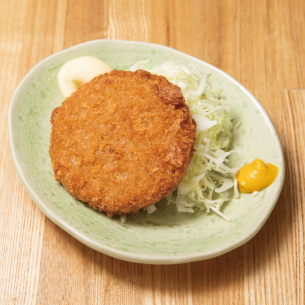 Minced meat cutlet/crab-flavored cream croquette each