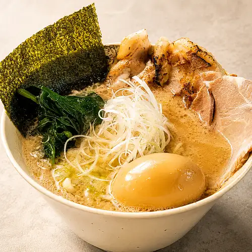 全部のせ！背脂煮干しラーメン