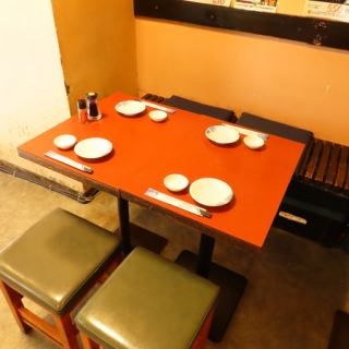 【テーブル席：4名×5】