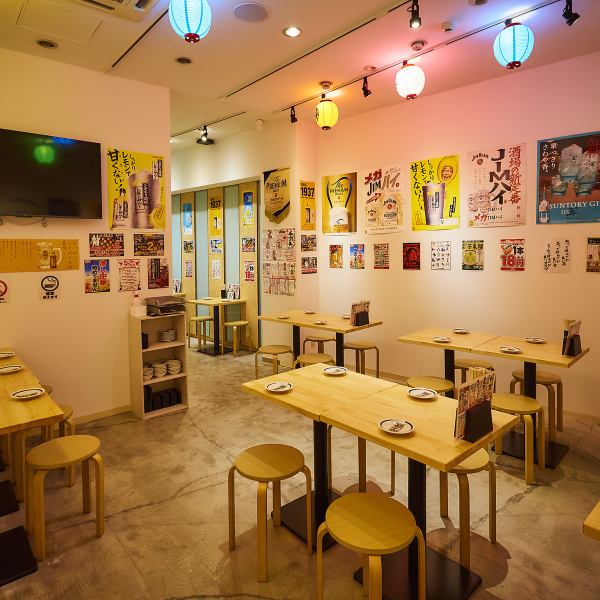 行きも帰りも楽々なアクセス抜群の酔っ手羽で宴会をしませんか?店内は大小様々なテーブル席を完備!宴会最大98名様までご予約承っております!人数に合わせてテーブルのレイアウト変更も可能ですので、気軽にごご来店ください♪