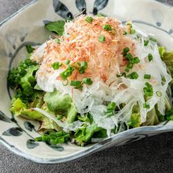 玉ねぎと鰹節のサラダ
