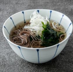 鹿児島産びわ茶麺(温)