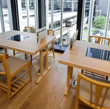 広々、明るいKITTE大阪4階のお店。
