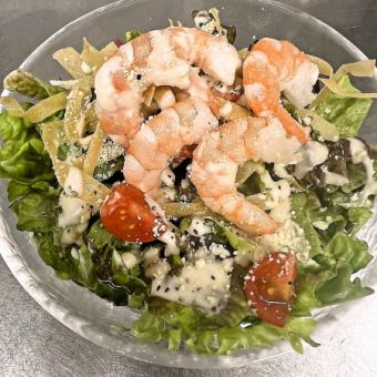 海老のパリパリシーザーサラダ