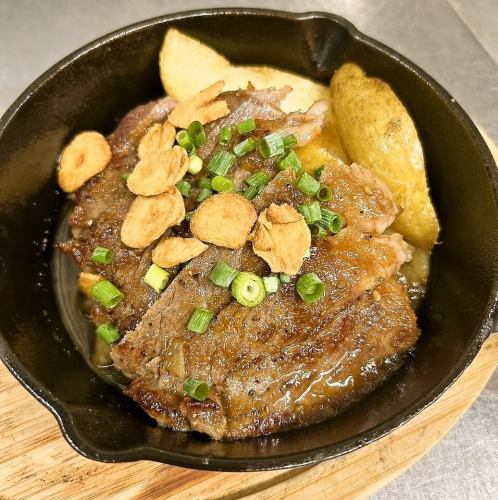 牛リブロースレアステーキ