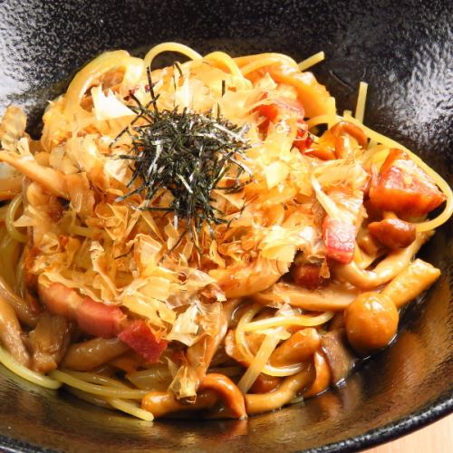 Japanese-style pasta with homemade bacon and mushrooms