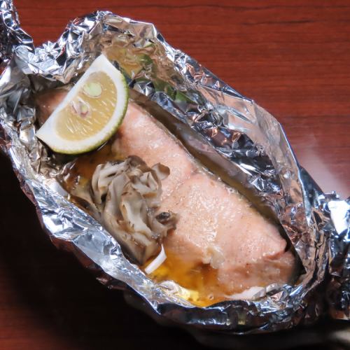 Autumn salmon and maitake mushroom grilled in foil