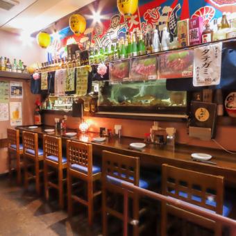 Perfect for a business trip, a meal after work, or a quick drink! Feel free to ask the staff for recommended dishes.