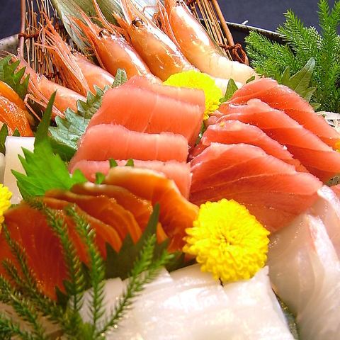 享受季節！新鮮的生魚片