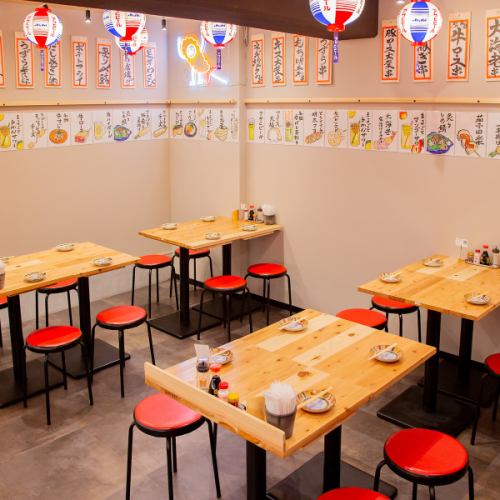 <p>[The perfect space for a variety of occasions] 8 seats at the counter / 1 table for 6 people / 8 tables for 4 people available! A deep and spacious interior ☆ A quick drink after work, a date, a girls&#39; night out, or a banquet It is the perfect space for</p>