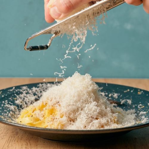 チーズ!チーズ!チーズ!カルボナーラ!