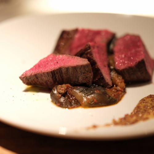 九州が誇る、極上の黒毛和牛を贅沢に──