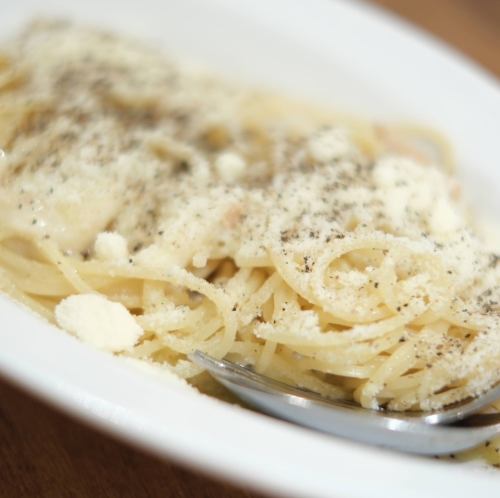 昼下がり、ワインと共に贅沢ランチ♪