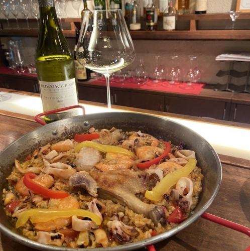 【人気No.1】季節の美味とパエリアを囲む”アッファビーレ宴会コース”（3名様～） 5000円(税込)