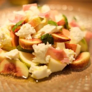 旬のフルーツのカプレーゼ