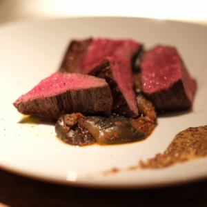 ［厳選精肉］九州産銘柄牛（約100g～）2キロ/月限定入荷