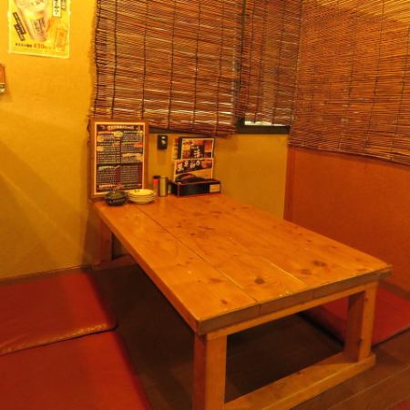Independent 4 person box digging kotatsu seat by the window.Also dating and girls' association ◎
