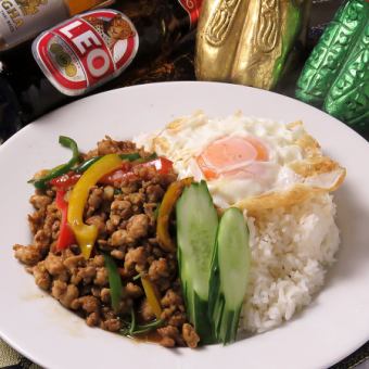 Khao, Gapao, Kai Dao (pork, beef, shrimp)