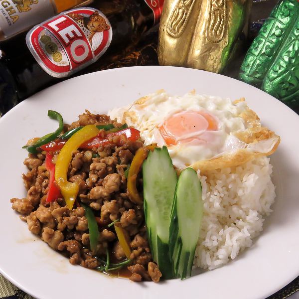 【タイで日常的に食べられる料理☆】ガパオライス　1296円（税込）