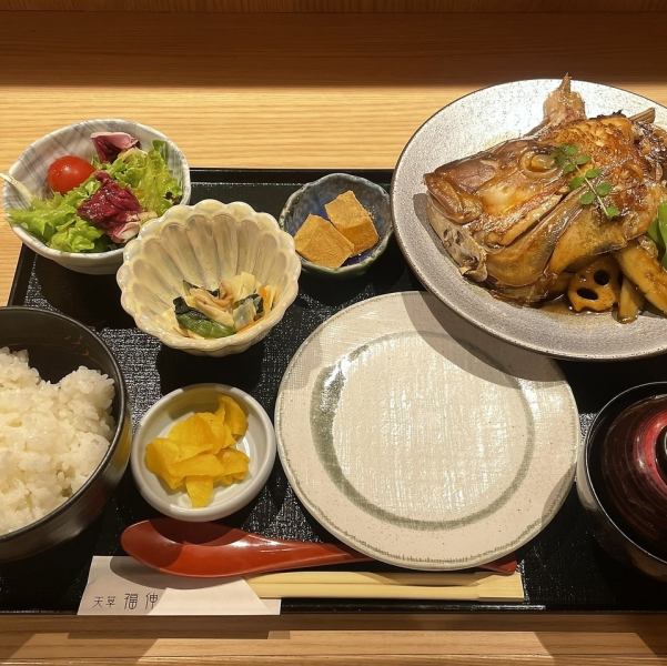 洗練された落ち着いた和空間で味わう和の美食…『福伸』で至福のひと時をお過ごし下さい。