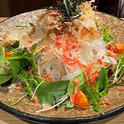 香ばし桜えびの玉ねぎサラダ/野菜サラダ