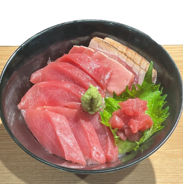 まぐろづくし丼