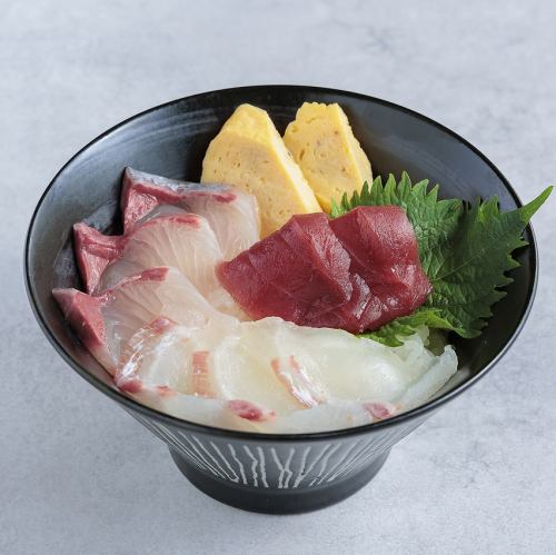 【福伸名物】3種の海鮮が入った 海鮮丼・梅