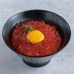 いくら好きに贈る紅一色丼