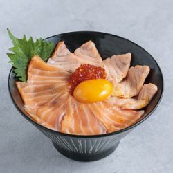 炙り生サーモンといくらの親子丼