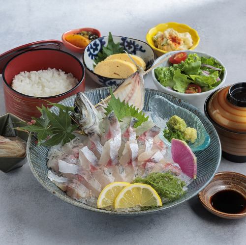 さばきたて新鮮！活あじご膳