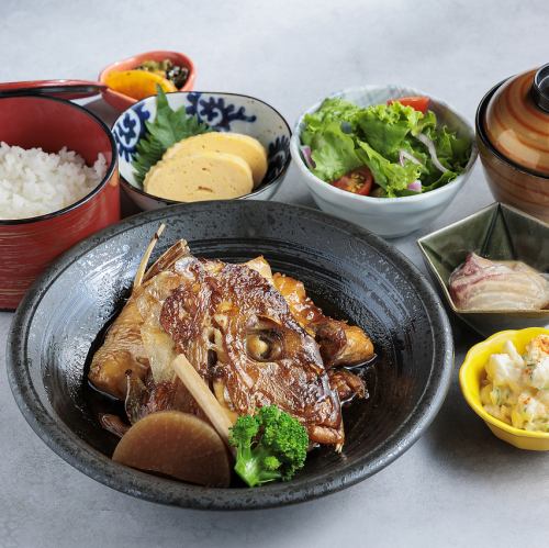 昔ながらの名物！鯛のあらだきご膳