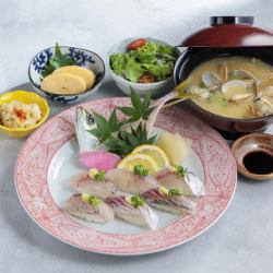 活あじにぎりと貝汁のご膳