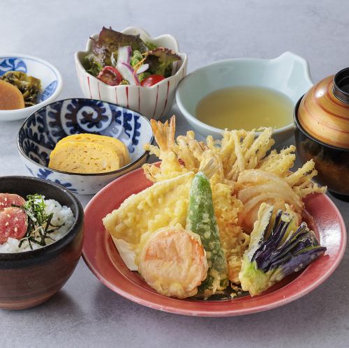 볶은 명태밥과 잔치 텐베라의 만찬 정식