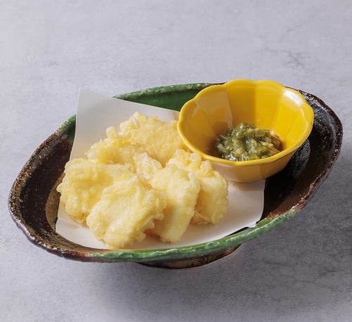 키스 튀김 / 크림 치즈 튀김 새겨진 와사비와 함께