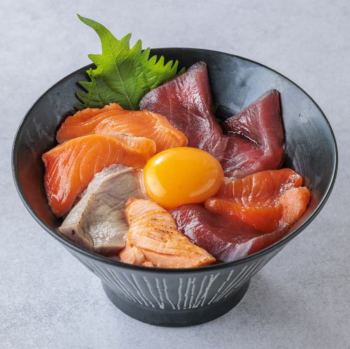 まぐろとサーモンのおいしい出会い まぐろとサーモンの2色丼