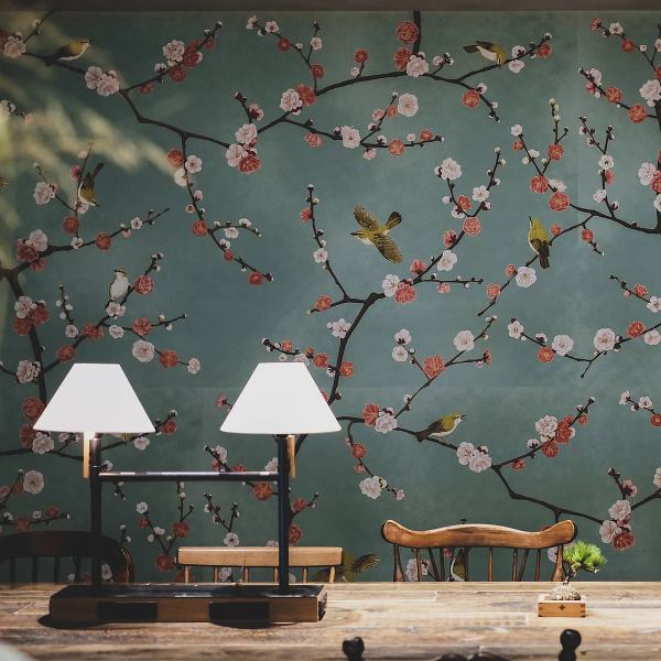 It is a space full of commitment, including the store's original design wallpaper.