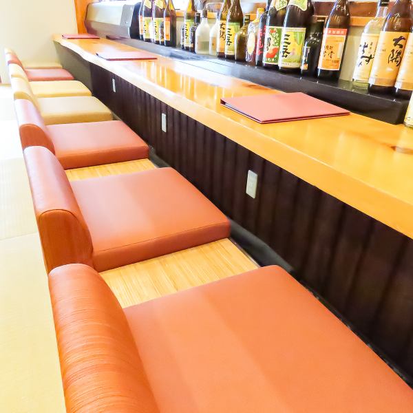 [For a quick drink after work] "Ippo" is an attractive place with a hideaway atmosphere for adults, decorated in calm colors.There is a special counter seating next to the kitchen where you can enjoy freshly cooked food.Feel free to come alone.Come to our shop for the best drink to end your hard work day!