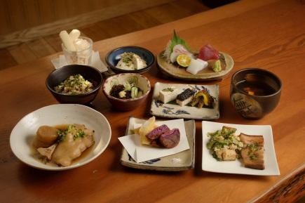 [Okinawa Course ~ Okinawa Cuisine Course ~] 9 Okinawan main dishes ◆ Includes 2 hours of all-you-can-drink