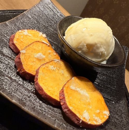 さつまいもチップとバニラアイス